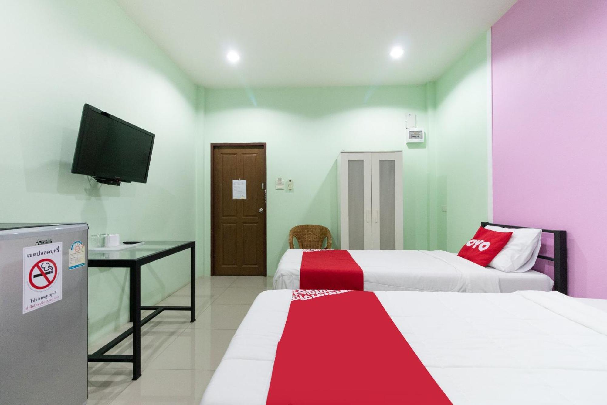 Oyo 1163 Eden Hostel Phuket Exterior foto