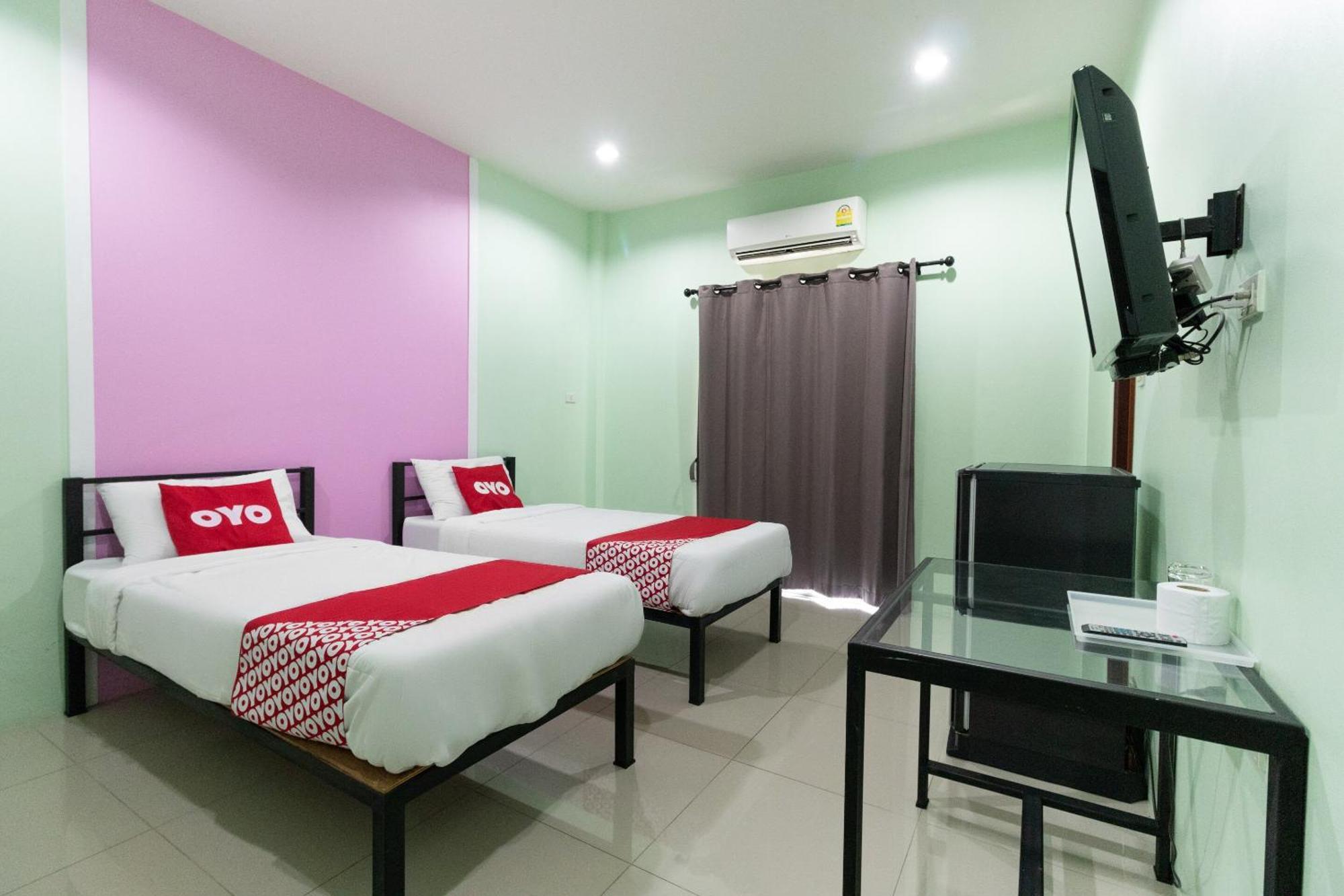 Oyo 1163 Eden Hostel Phuket Exterior foto