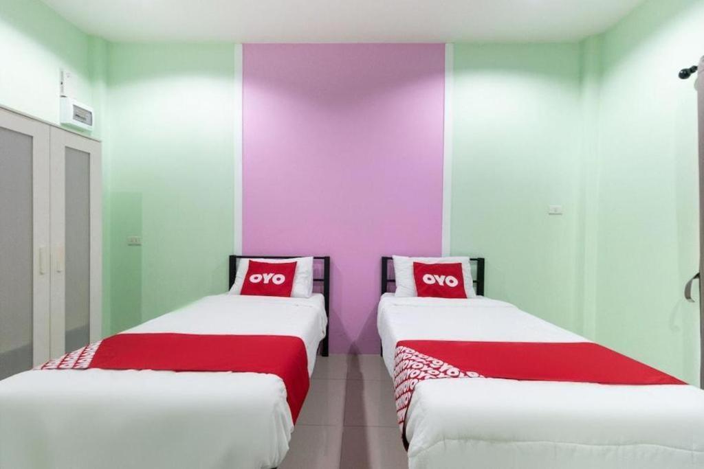 Oyo 1163 Eden Hostel Phuket Exterior foto