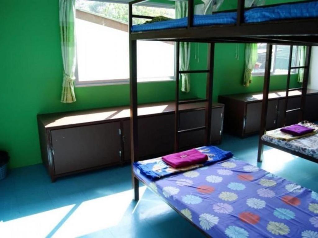 Oyo 1163 Eden Hostel Phuket Exterior foto