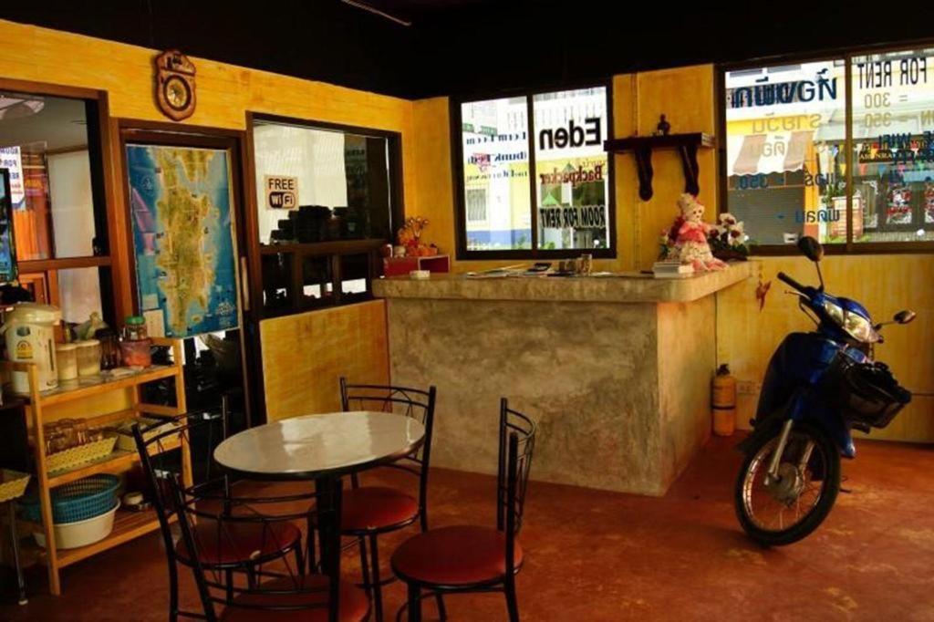 Oyo 1163 Eden Hostel Phuket Exterior foto